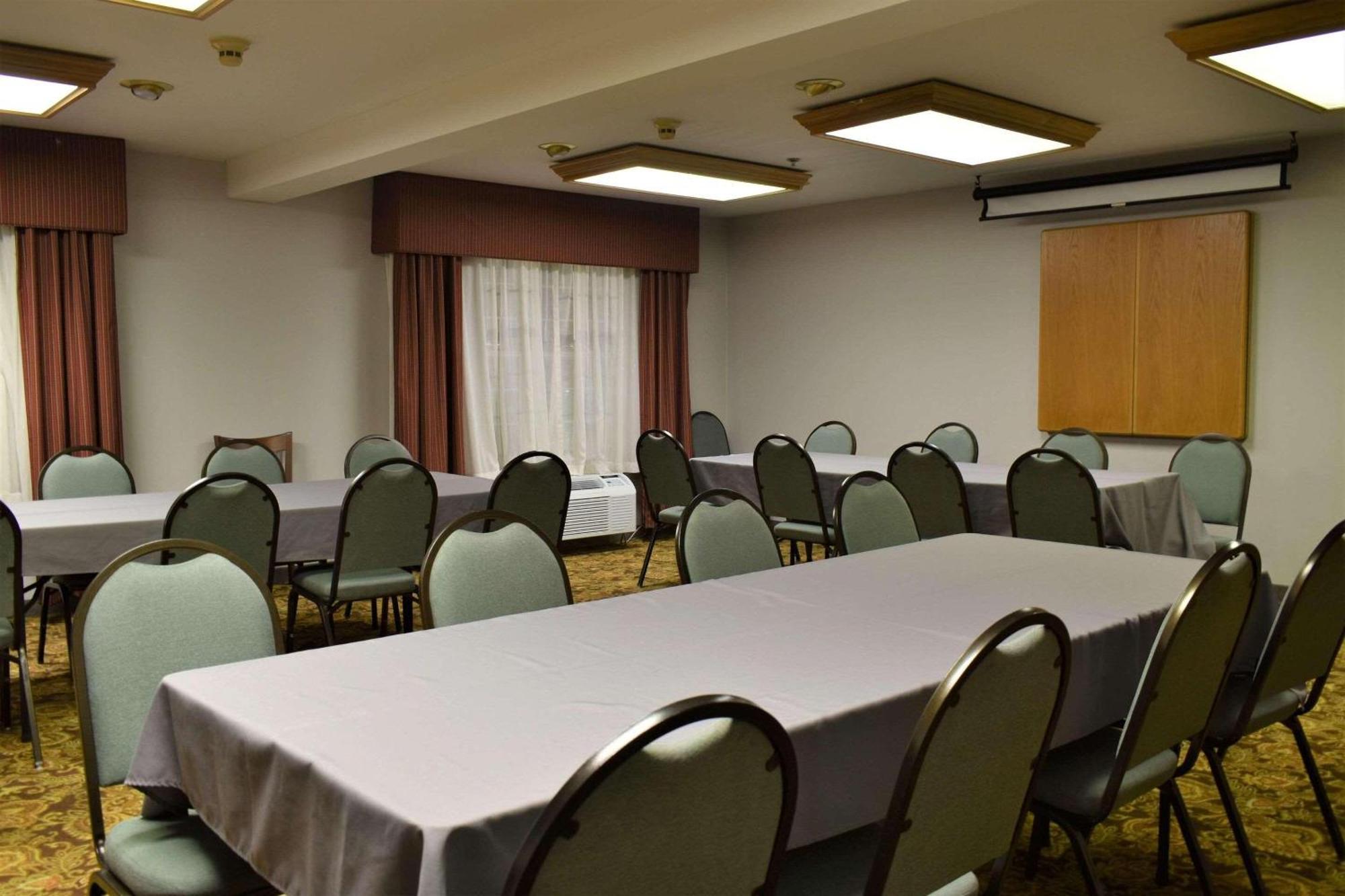 Country Inn & Suites By Radisson Kenosha - Pleasant Prairie Экстерьер фото