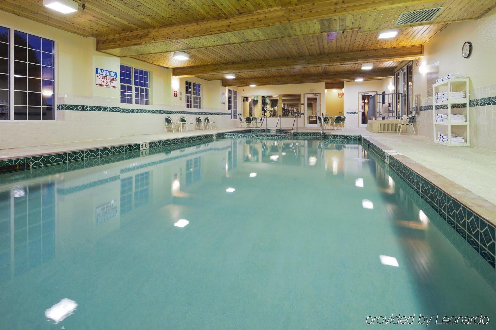 Country Inn & Suites By Radisson Kenosha - Pleasant Prairie Экстерьер фото
